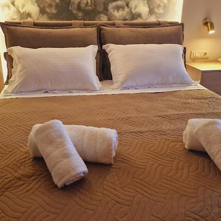 Primrose Apartments โตโล ภายนอก รูปภาพ