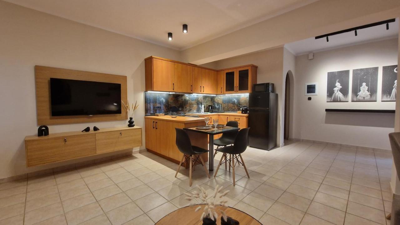 Primrose Apartments โตโล ภายนอก รูปภาพ